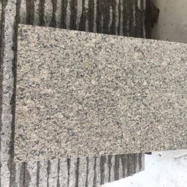 Granito marrom clássico