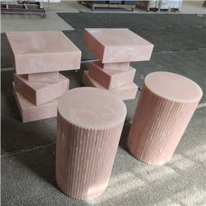 Rodapé da lâmpada rosa ônix