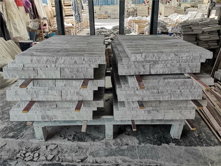 Natural Ledgestone of White wooden marble