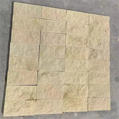 Pavimentação de arenito amarelo